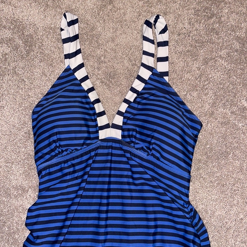 A Pea in the Pod medium maternity swim tankini top blue striped navy beach pool - Picture 3 of 8